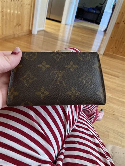 how to tell if real louis vuitton wallet|authentic used louis vuitton wallet.